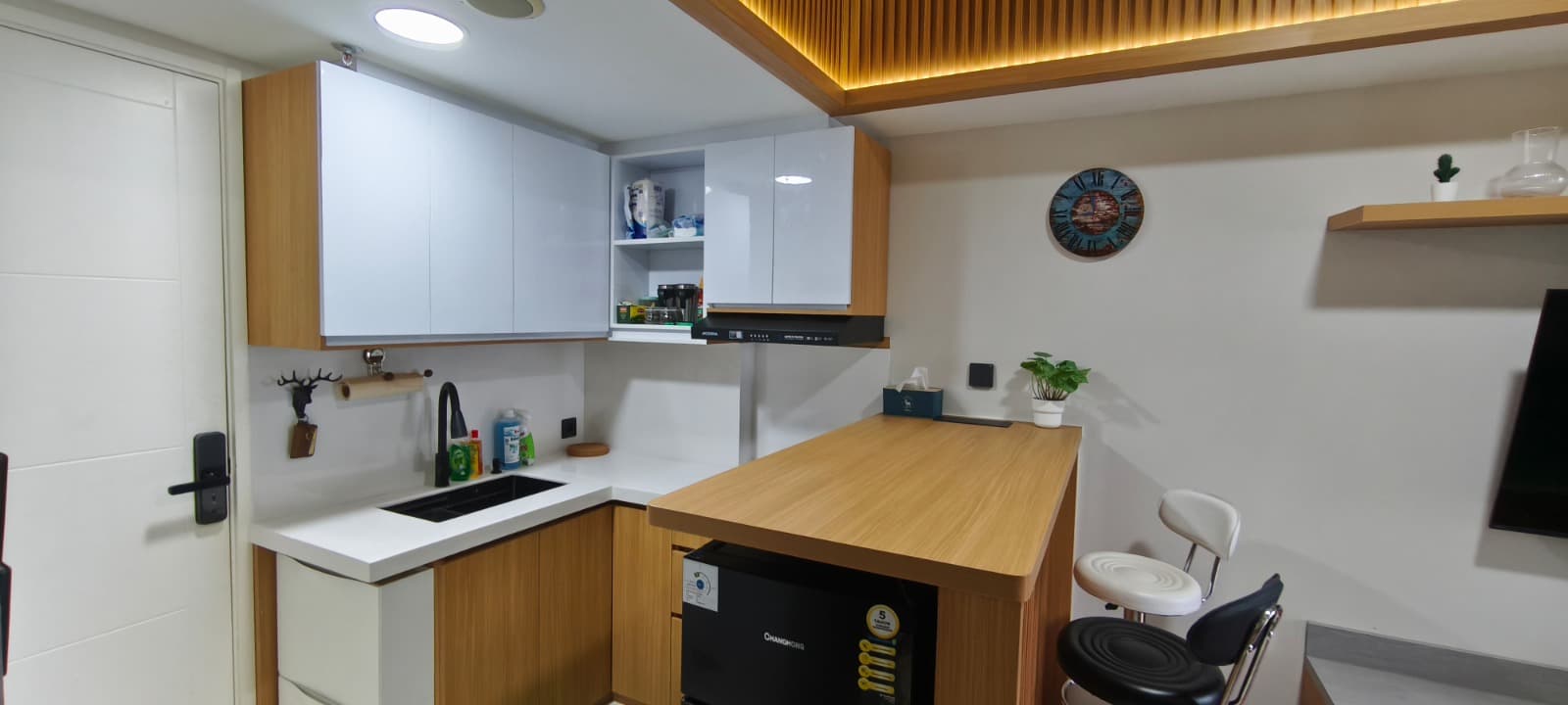 1BR 45m² — Sudirman Suites