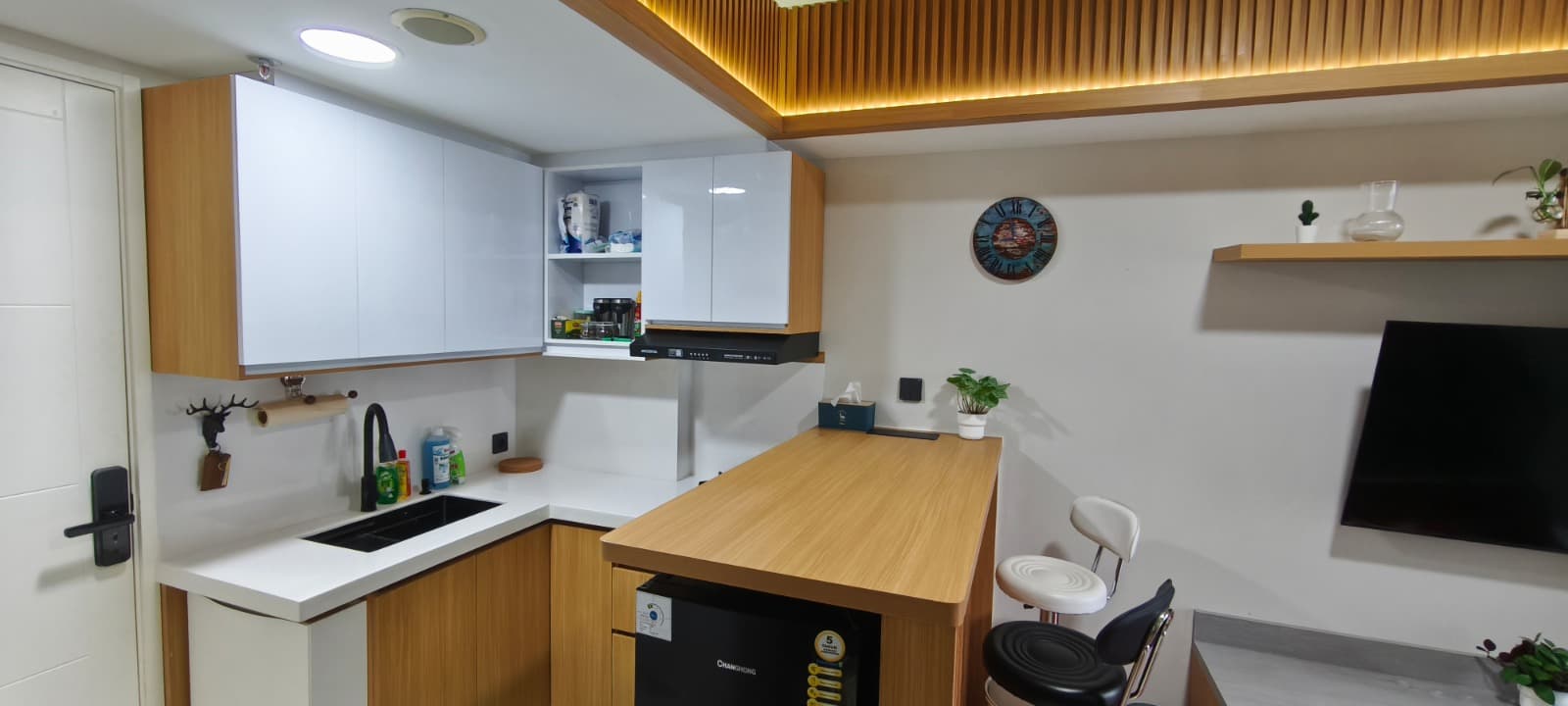 Kamar tidur compact minimalis